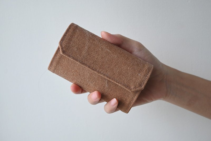 Cinnamon Canvas Coin/Card Holder Washable Paper Lightweight Money Pouch - กระเป๋าคลัทช์ - กระดาษ สีนำ้ตาล