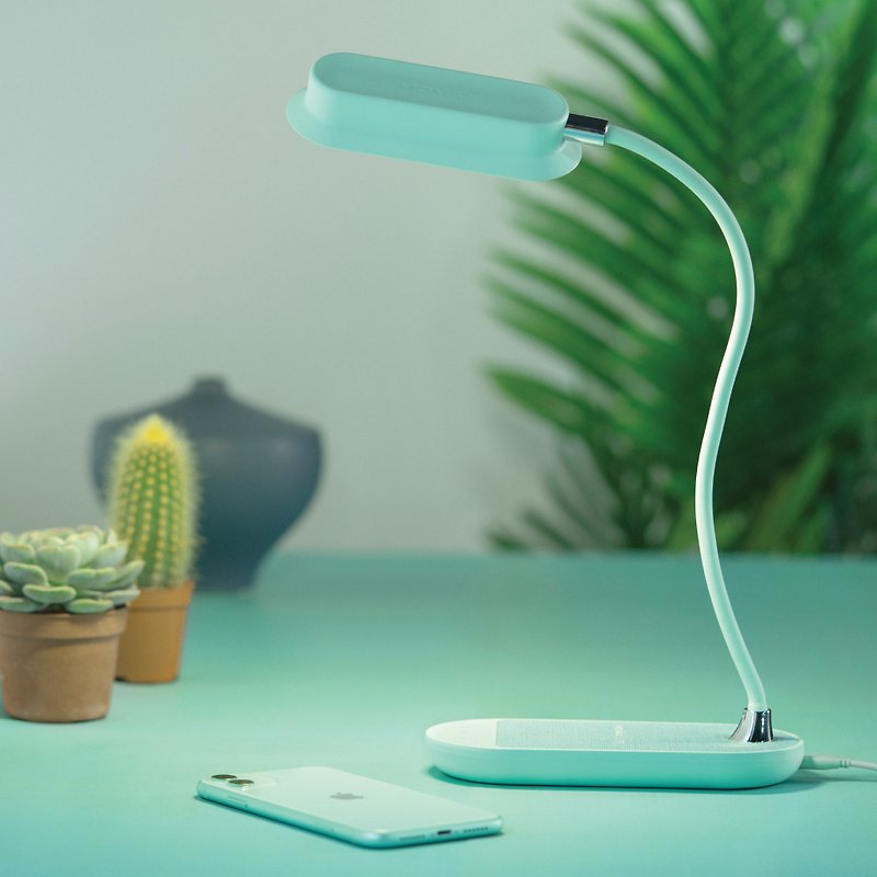 Momax Q.LED Flex Desk Lamp With 10W Wireless Charging QL5 - โคมไฟ - พลาสติก สีเขียว
