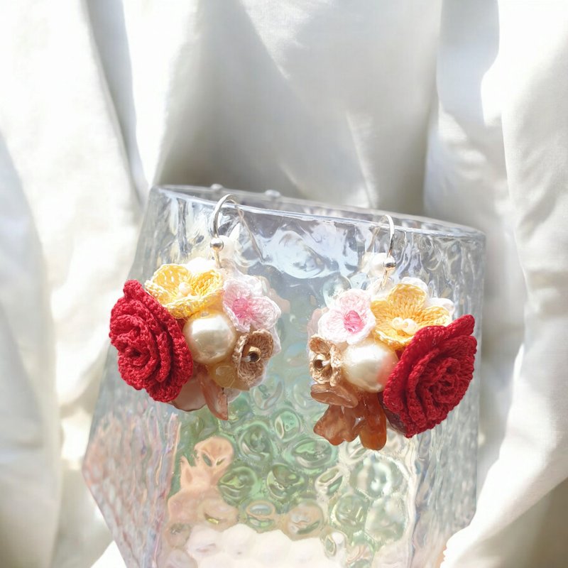 crochet beaded embroidery earrings, crochet earrings, crochet jewelry - 耳環/耳夾/耳骨夾 - 水晶 多色