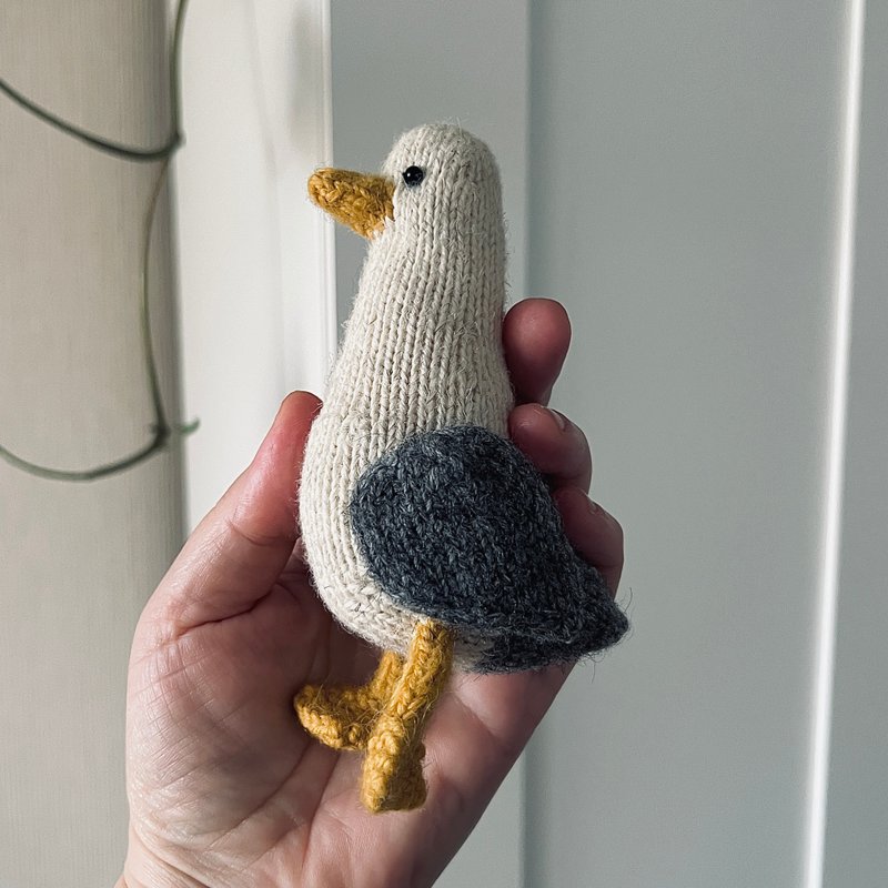 Knitted toy seagull | Handmade toy - 玩偶/公仔 - 其他材質 白色