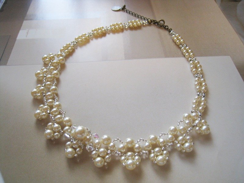 Silky Pearl & Crystal Choker＜PEB：Cream＞Bridal* - Necklaces - Glass White