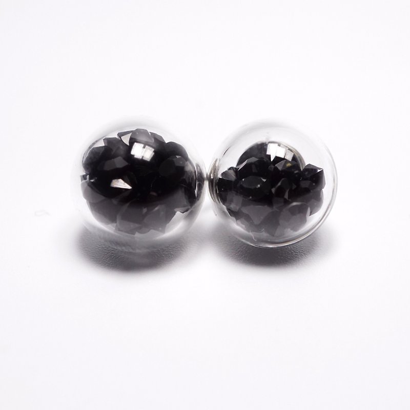 A Handmade 黑色水晶玻璃球耳環 - 耳環/耳夾 - 玻璃 