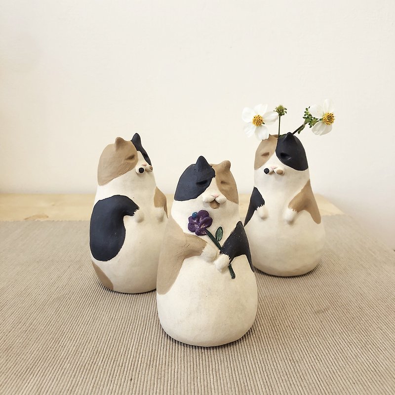 三輪猫の花飾り - 花瓶・植木鉢 - 陶器 カーキ