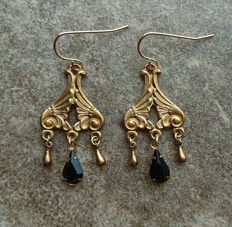 Baroque Style Drop Earrings with Teardrop Glass - Earrings & Clip-ons - Other Metals 