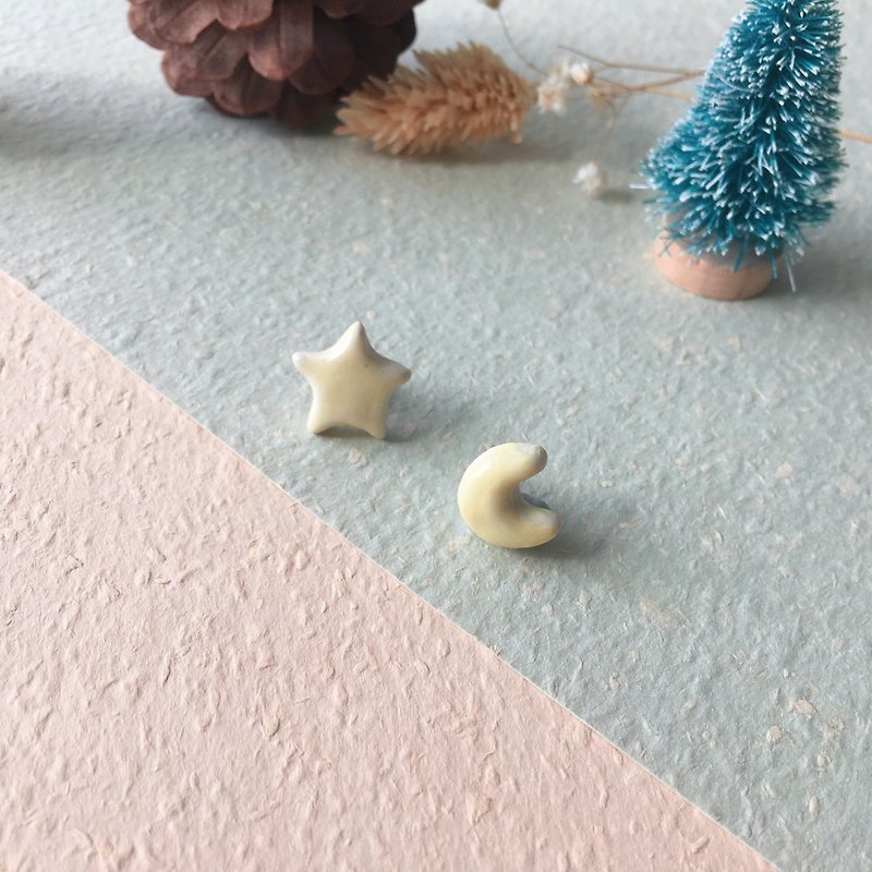 Ceramic Earring - Star and Moon - Brooches - Porcelain Yellow