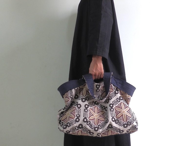 Tote bag made from handle / Brown - กระเป๋าถือ - ผ้าฝ้าย/ผ้าลินิน สีนำ้ตาล