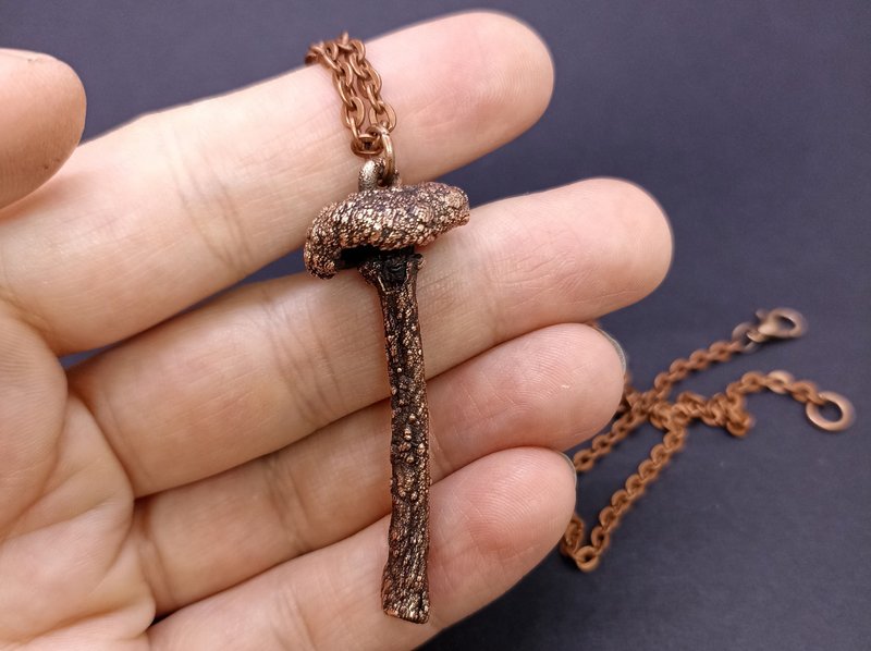 Real mushroom necklace copper plated / Mushroom jewelry / Witchy necklace - 項鍊 - 植物．花 咖啡色