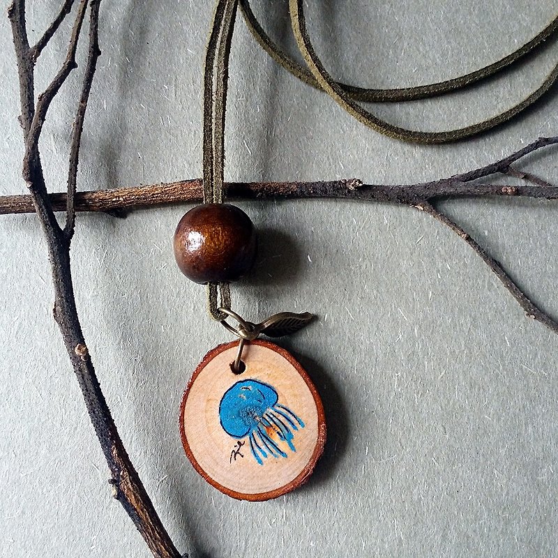 Hand-painted necklace/pendant (blue jellyfish) - Necklaces - Wood Multicolor