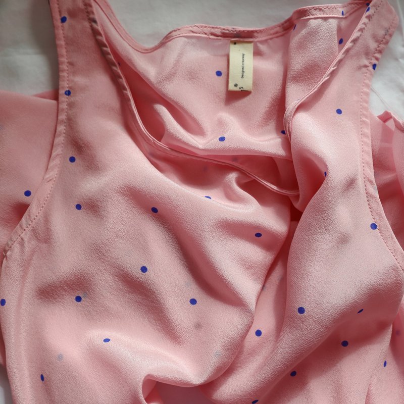 Ice cream blueberry mulberry silk double crepe water color vest pink starry sky - Women's Vests - Silk 