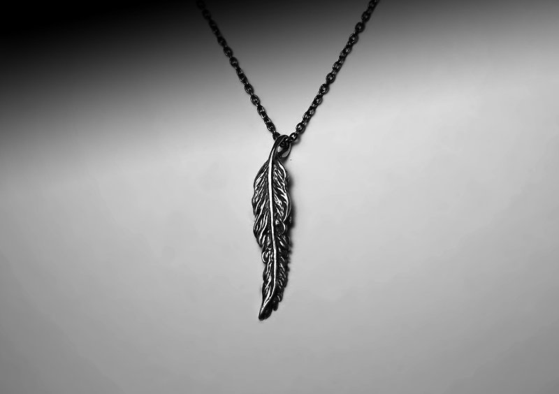Straight small feather Silver necklace - Necklaces - Other Metals Silver