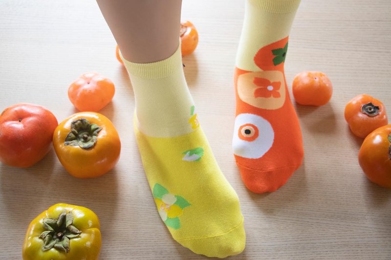 [Persimmon Flower and Fruit Socks] Symmetrical/Asymmetrical Socks Lucky│Conversion - Socks - Cotton & Hemp Red