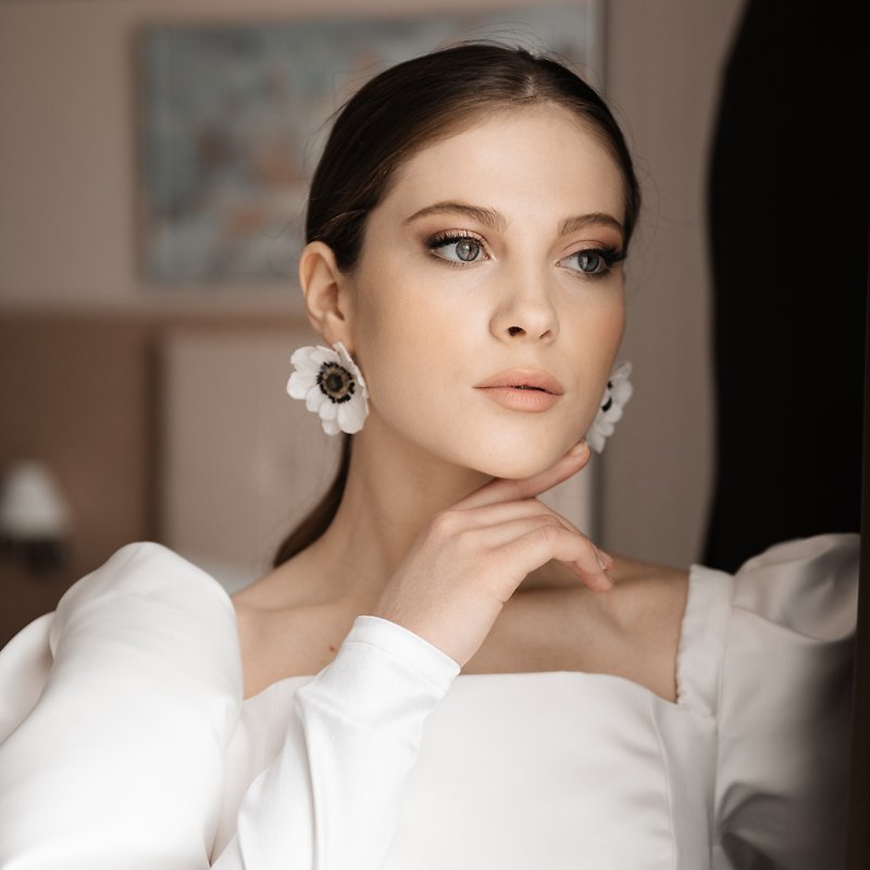 Clay Earrings & Clip-ons White - Earrings White Anemone Wedding Earrings for the bride Floral Earrings