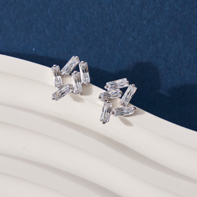 Textured diamond earrings, square Stone, sparkling anti-allergic earrings - ต่างหู - ทองแดงทองเหลือง สีเงิน