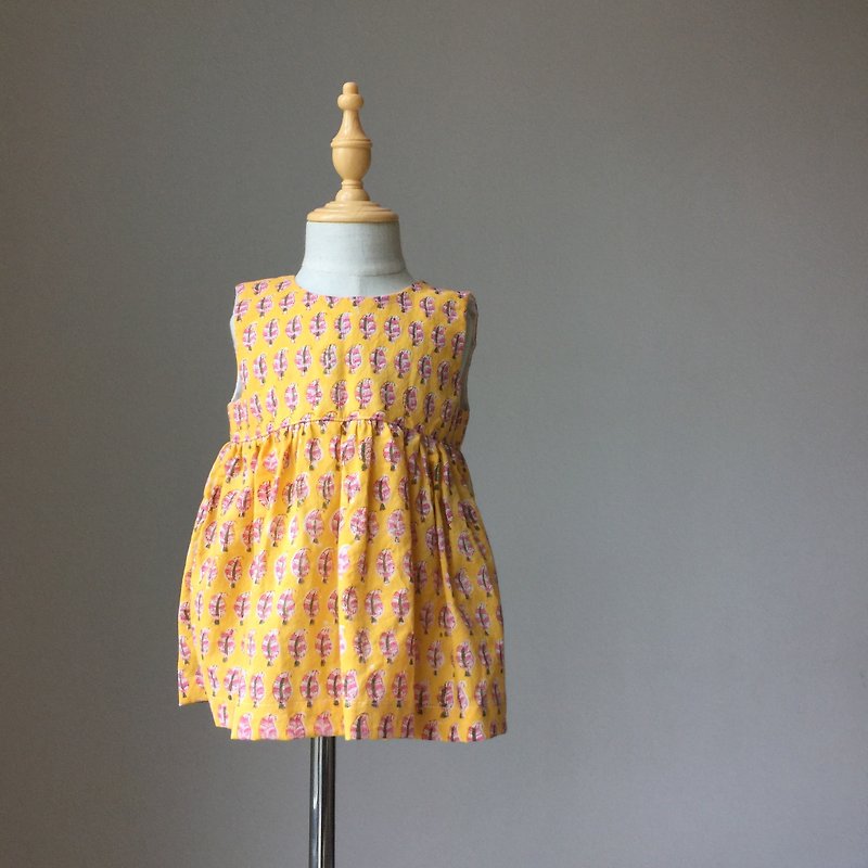 Girl top, sleeveless, yellow feather - เสื้อยืด - ผ้าฝ้าย/ผ้าลินิน สีเหลือง