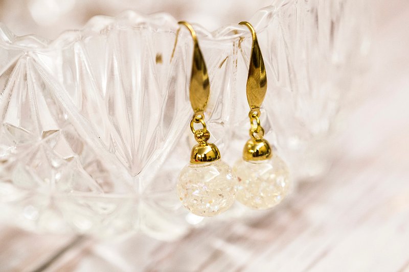 Tiny Diamond stone in Water Glass Globe Earrings  - ต่างหู - แก้ว สีใส