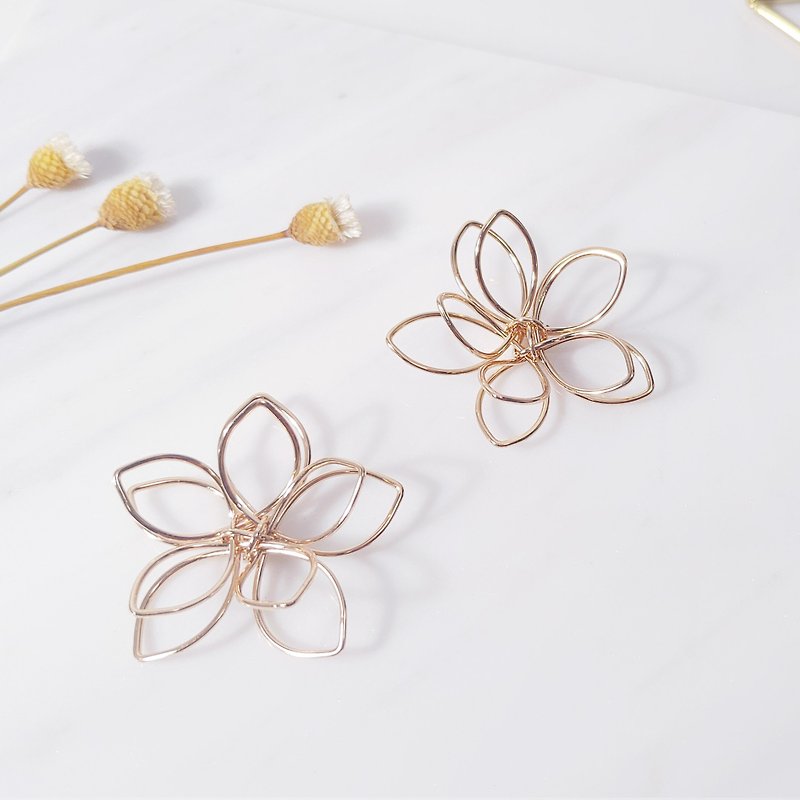 Daqian design temperament fashion metal flower Bauhinia earrings ear hooks optional party lover - Earrings & Clip-ons - Other Metals Gold
