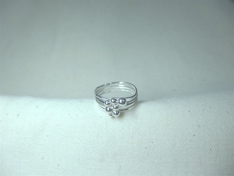 手作設計 水滴 水珠造型純銀四圈戒指 925純銀 不對稱造型 - 戒指 - 純銀 銀色
