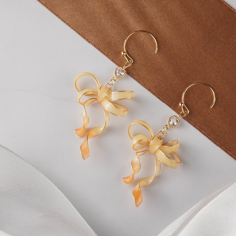 Love Wishes Double Knot Earrings Handmade Crystal Flower Resin Jewelry - ต่างหู - เรซิน สึชมพู