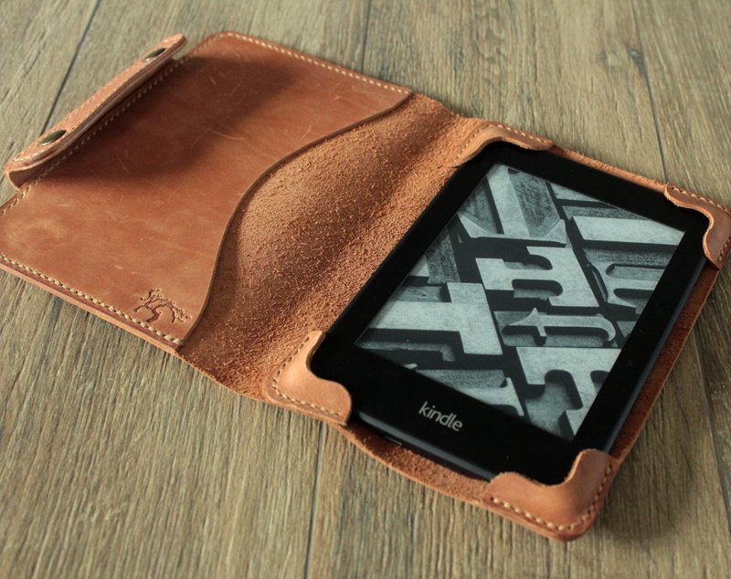 Kindle Paperwhite 12 2024 leather case Light brown Kindle cover Ereader case - 平板/電腦保護殼/保護貼 - 真皮 橘色