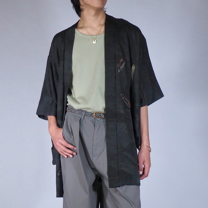 【日本製造】 柔軟絲綢黑色羽織、吉祥圖案、男女皆宜的、禮物 - 女大衣/外套 - 絲．絹 黑色