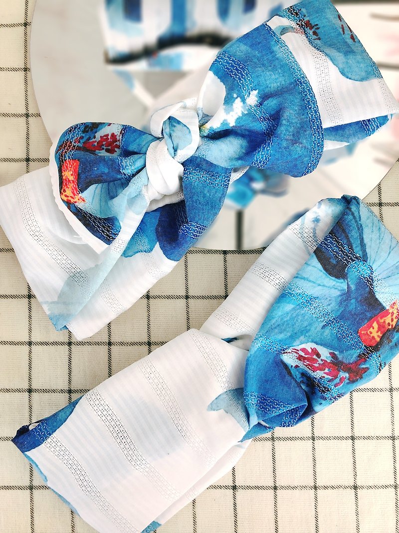 Lan;花 - 水彩デザインのプリント幅のクロススカーフスカーフ -  4つのスタイル - ヘアアクセサリー - コットン・麻 ブルー
