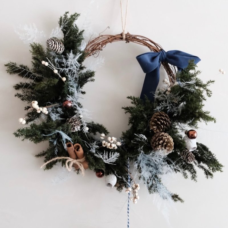 | 一人開班 | 【永生花】 不凋雪松不規則型花圈  |  手作課程 - 植栽/花藝 - 植物．花 