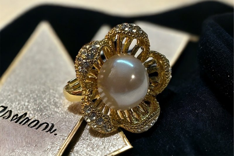 【Tsubaki Camellia】Pearl Flower Style / Replica Camellia Pearl Adjustable Ring - General Rings - Copper & Brass White