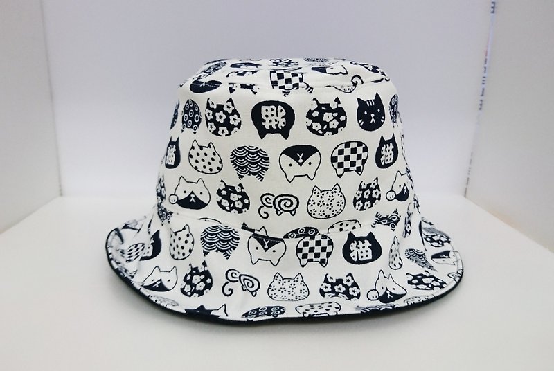 And the wind cat face & dark blue color double-sided fisherman hat / sun hat - หมวก - ผ้าฝ้าย/ผ้าลินิน ขาว