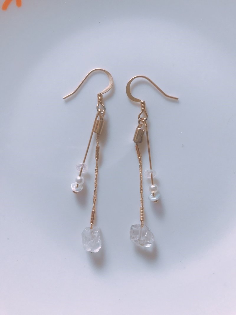 Meteor Natural Ore Dangle Earrings / White Crystal - Earrings & Clip-ons - Semi-Precious Stones Transparent