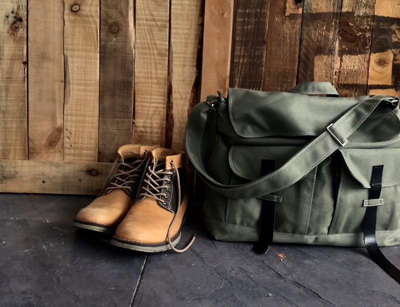 Travel messenger bag /School laptop bag - Mackenzie in Olive green (no.104) - กระเป๋าแมสเซนเจอร์ - ผ้าฝ้าย/ผ้าลินิน สีเขียว