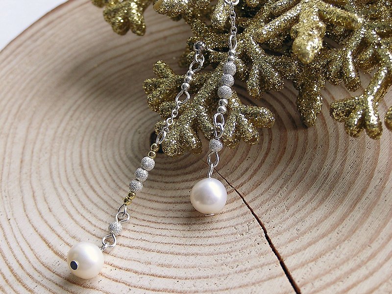 925 sterling silver with freshwater pearl earrings designed and handmade - ต่างหู - โลหะ สีเงิน