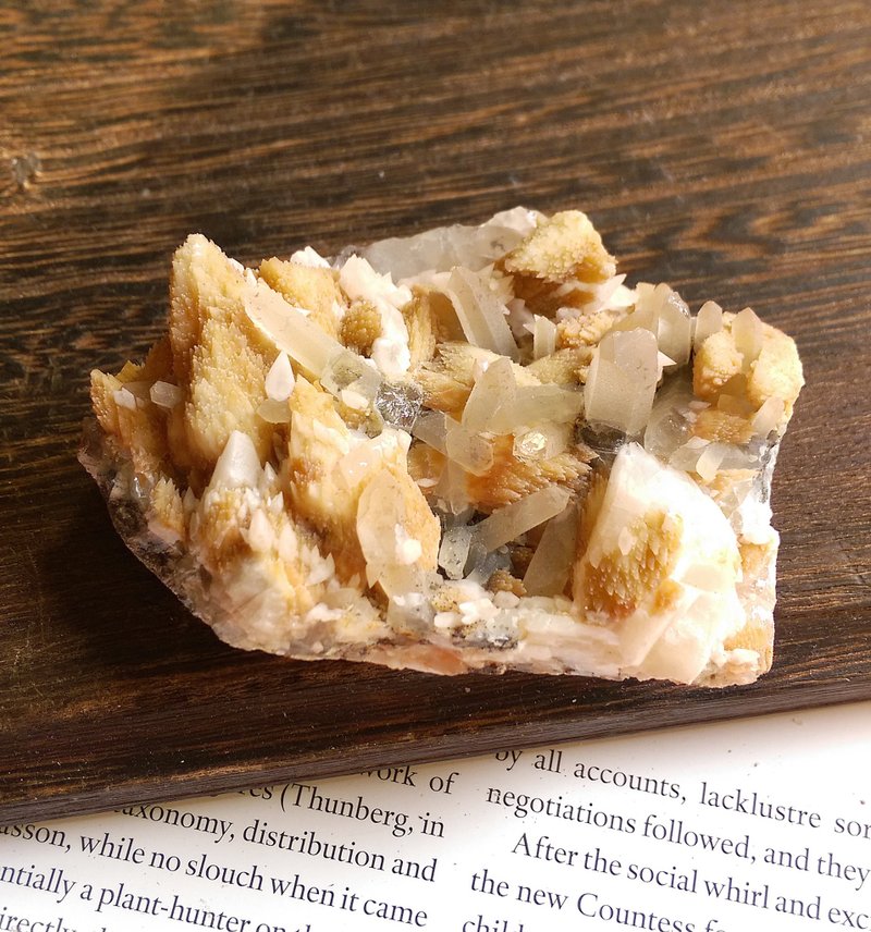 Calcite 湖北產地 方解石 水晶共生礦 天然礦石 原礦 - 擺飾/家飾品 - 其他材質 