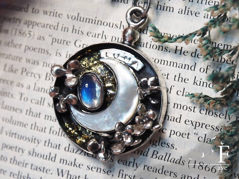 925 Silver moonstone white butterfly shell necklace - สร้อยคอ - เครื่องเพชรพลอย สีเงิน