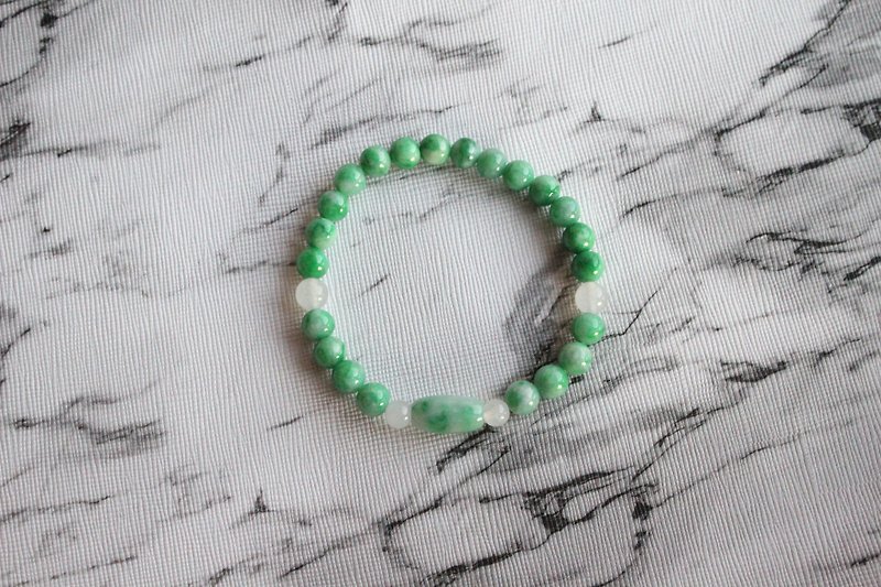 Journal-Green Spicy Eye Pure Natural Jade (Burma Jade) with White Ice Beads Bracelet - สร้อยข้อมือ - เครื่องเพชรพลอย 