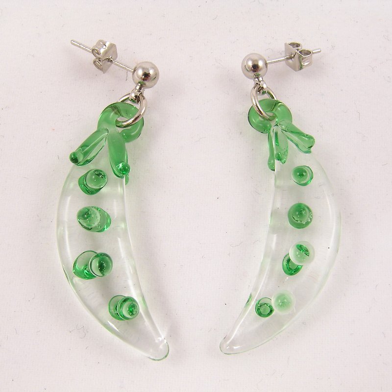 Green Pea Pod Earrings Lampwork Glass Dangle Vegan Vegetable Jewelry Earrings - ต่างหู - แก้ว สีเขียว