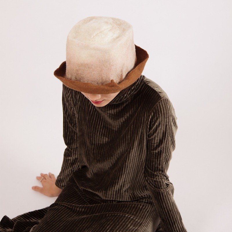 Ke original handmade felt hat female spring and autumn warm wool felt square short eaves flat top hat elegant fashion art - หมวก - ขนแกะ 