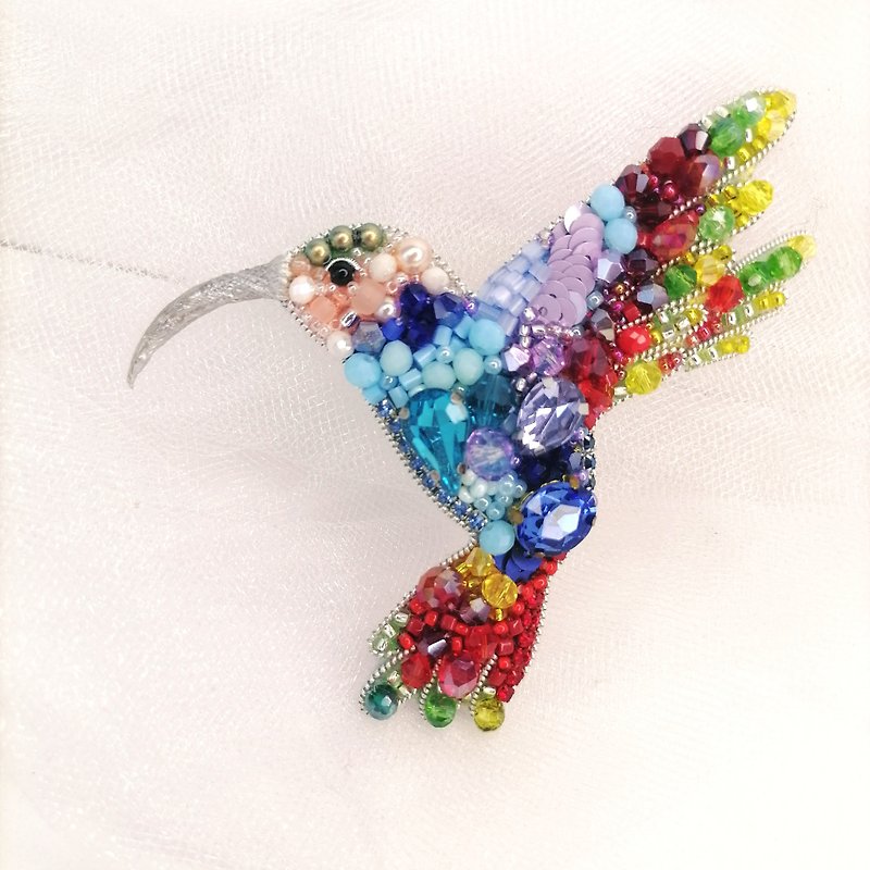 Hummingbird brooch, Beaded bird brooch, Rainbow brooch, Animal brooch, Brooch - 胸針/心口針 - 其他材質 多色