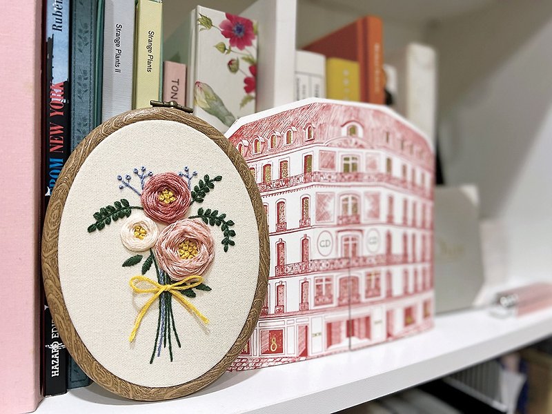 Slow embroidery garden three-dimensional embroidery - bouquet of roses - เย็บปัก/ถักทอ/ใยขนแกะ - ผ้าฝ้าย/ผ้าลินิน 