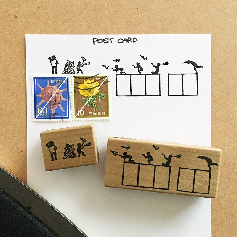 郵便番号枠と切手飾りのはんこセット　紙ひこうげき - 印章/印台 - 橡膠 卡其色
