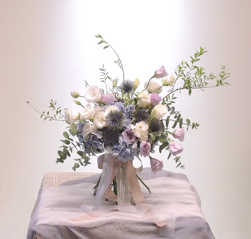 Mediterranean Love Light Blue Hydrangea Flower Bouquet─Wedding Wedding Photo Bridal Bouquet - ช่อดอกไม้แห้ง - พืช/ดอกไม้ สีน้ำเงิน
