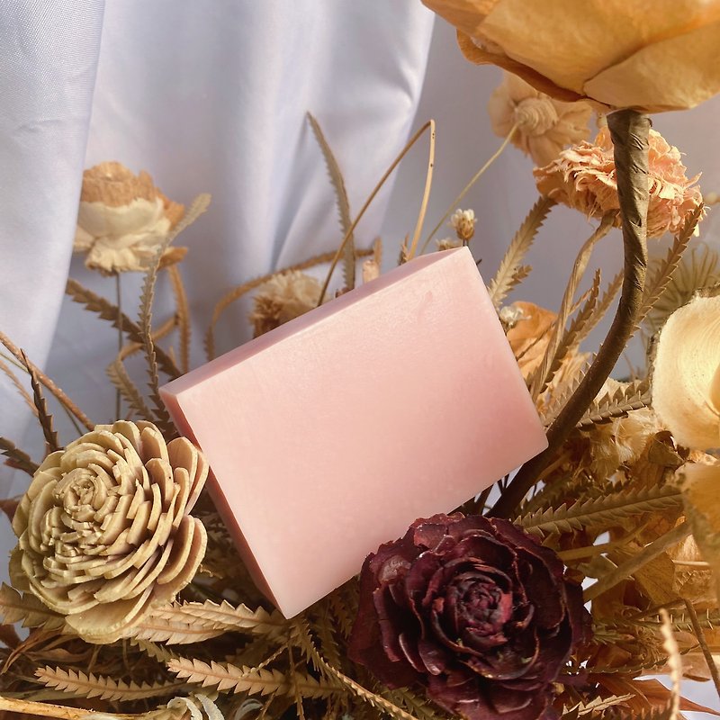 玫瑰王妃沐浴皂 - 肥皂/手工皂 - 其他材質 粉紅色