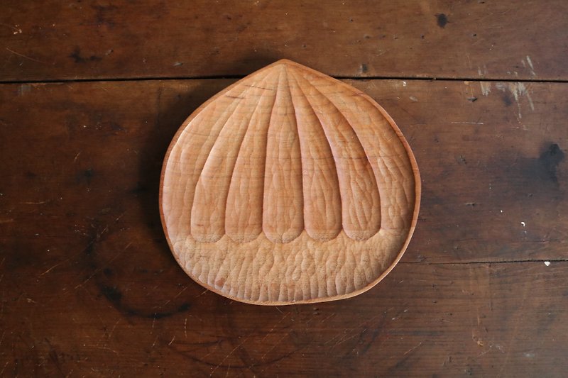 Japanese mountain cherry wood chestnut plate cake plate/wooden plate/hand-carved - Plates & Trays - Wood Pink