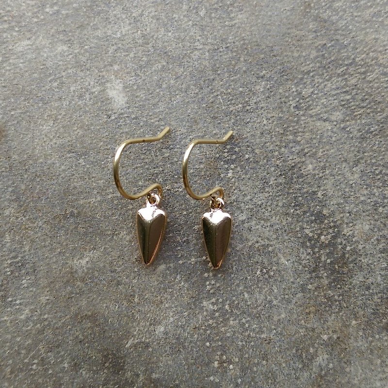Simple Arrow brass earrings
