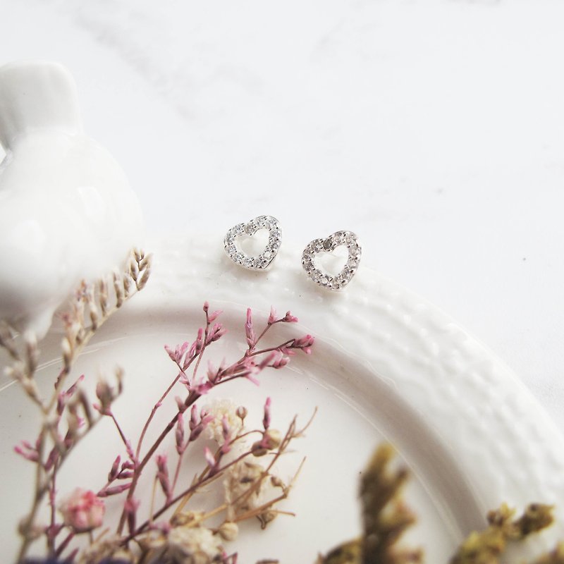 ▹ ▹ 员 ◃ ◃ 【【Exclusive selection】 Love Zircon Sterling Silver Earrings - Earrings & Clip-ons - Other Metals White