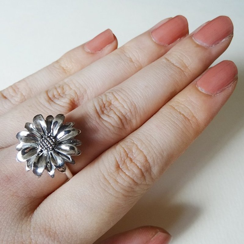 【Order Production】 Daisy Ring / Silver - แหวนทั่วไป - โลหะ สีเงิน
