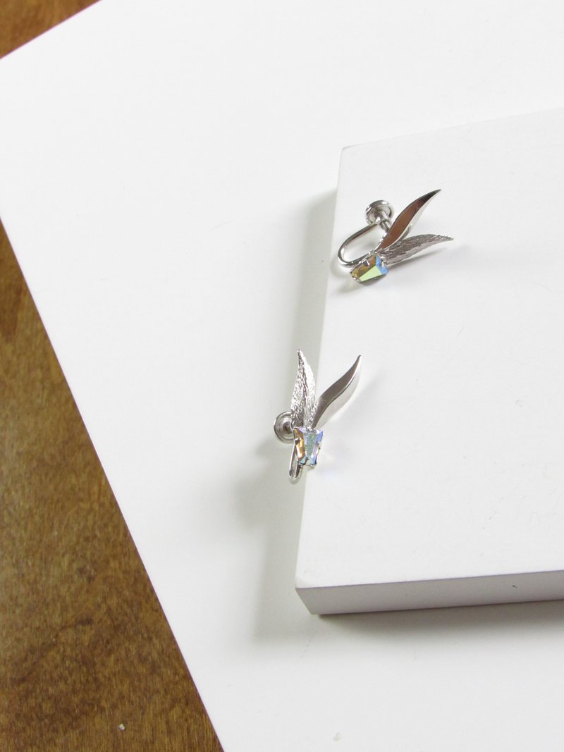 Vintage Feather & Crystal Silver Clip On Earrings - 耳環/耳夾/耳骨夾 - 純銀 銀色
