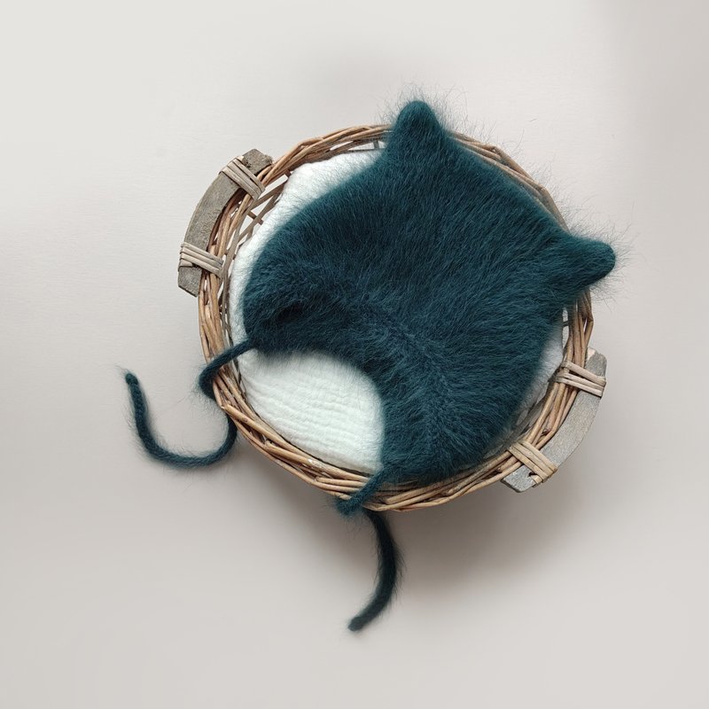 Knit Newborn Baby Kitty Bonnet, Newborn baby hat, Bonnet for newborn photoshoot - หมวกเด็ก - ขนแกะ สีเขียว