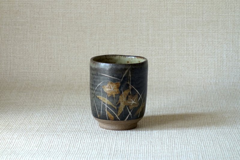 湯のみ 銀彩秋草紋a - 茶壺/茶杯/茶具 - 陶 黑色