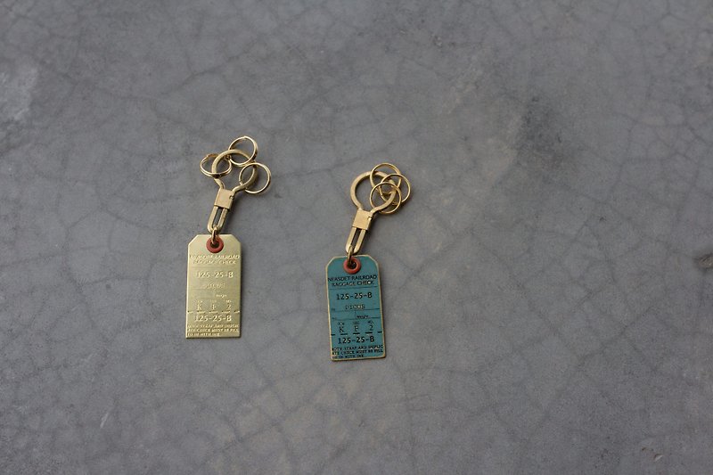 Japanese brass luggage tag key ring - ที่ห้อยกุญแจ - ทองแดงทองเหลือง สีทอง