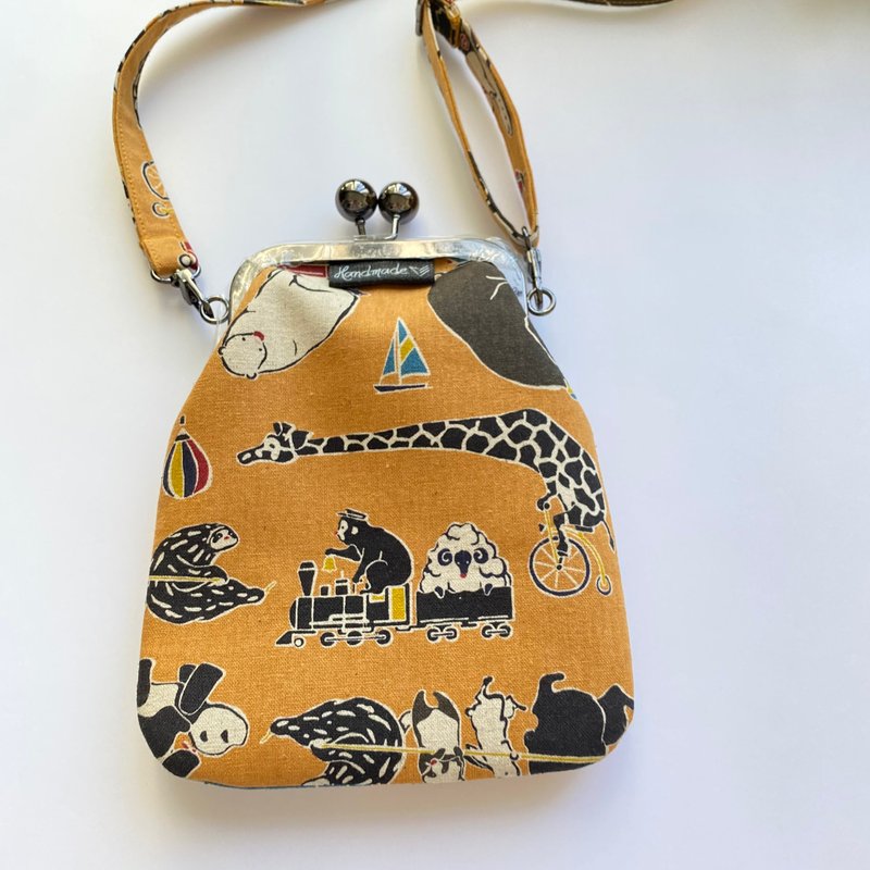 Cute Animal Parade Crossbody Bag/Mobile Phone Crossbody Bag/Walking Bag-Extended Version - กระเป๋าแมสเซนเจอร์ - ผ้าฝ้าย/ผ้าลินิน 